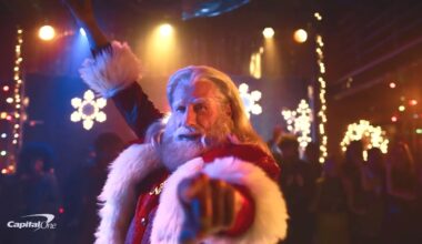 John Travolta's hilarische "St Nic" transformatie doet fans schaterlachen