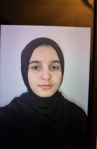 Politie meldt ’urgente vermissing’ Inaya (13) uit Amsterdam-Noord - De Telegraaf