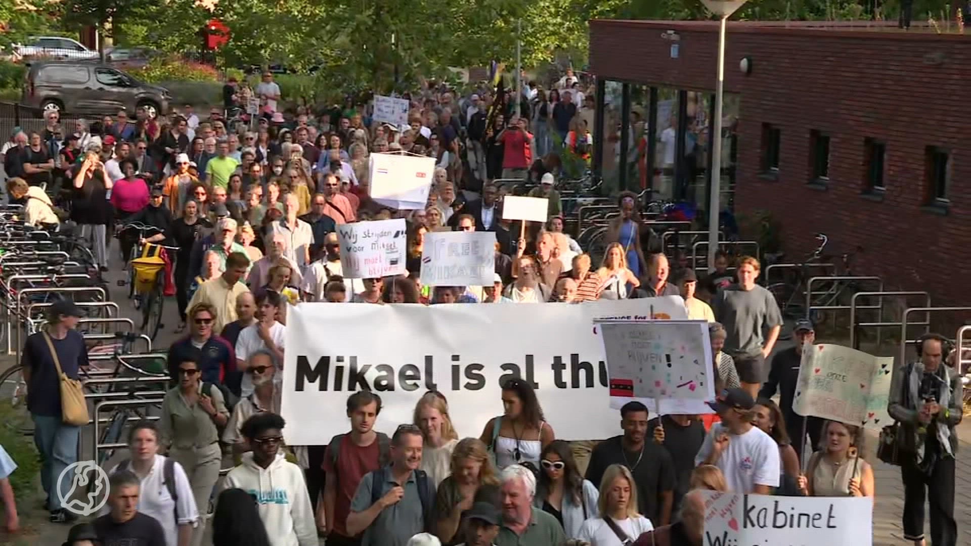 Solidariteitsmars voor Mikael (11) trekt honderden mensen: 'Hij is al thuis'