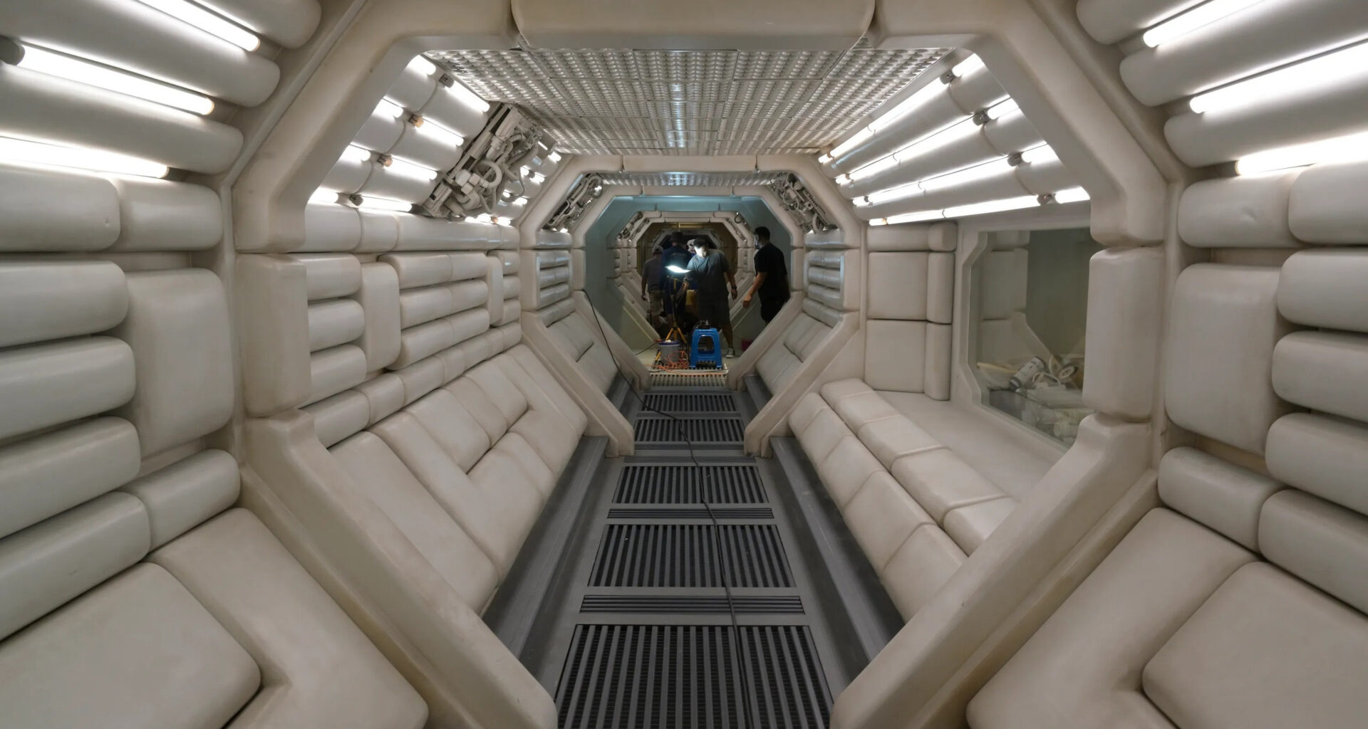 Het blijft angstvallig stil, krijgt Disney's populaire en doodenge science-fictionhit nog wel een tweede seizoen?