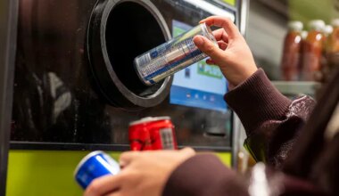 Onterecht ontslag voor meenemen statiegeldblikjes, schoonmaker krijgt 35.000 euro