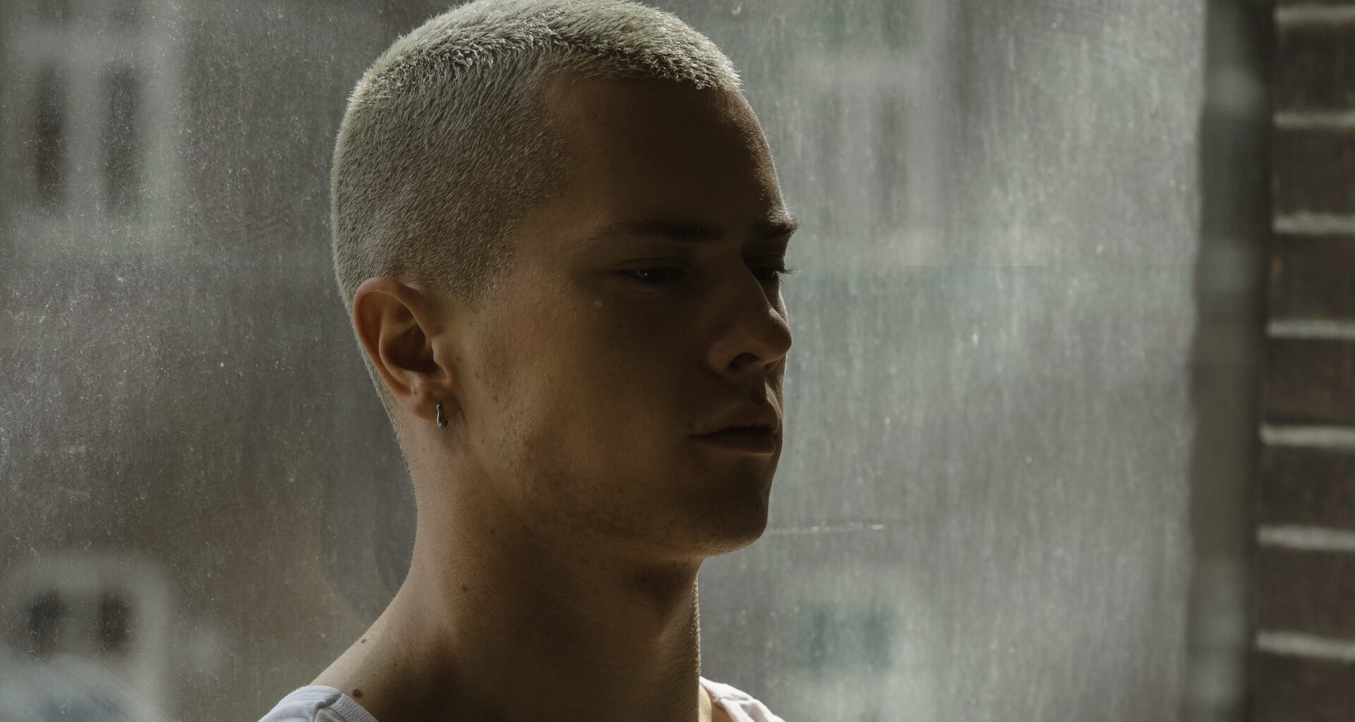 Stijn de Vries gaat zijn ambitie om acteur te worden naleven