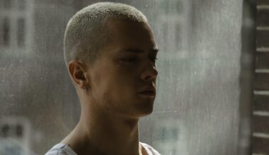 Stijn de Vries gaat zijn ambitie om acteur te worden naleven