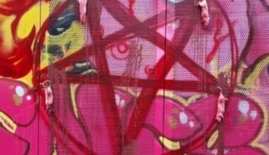 Bizarre muurschildering met dode ratten aangetroffen in Amsterdam, politie zoekt informatie