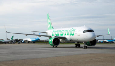 Transavia wordt groener dan ooit: eerste toestel met nieuwe huisstijl geland - Luchtvaartnieuws