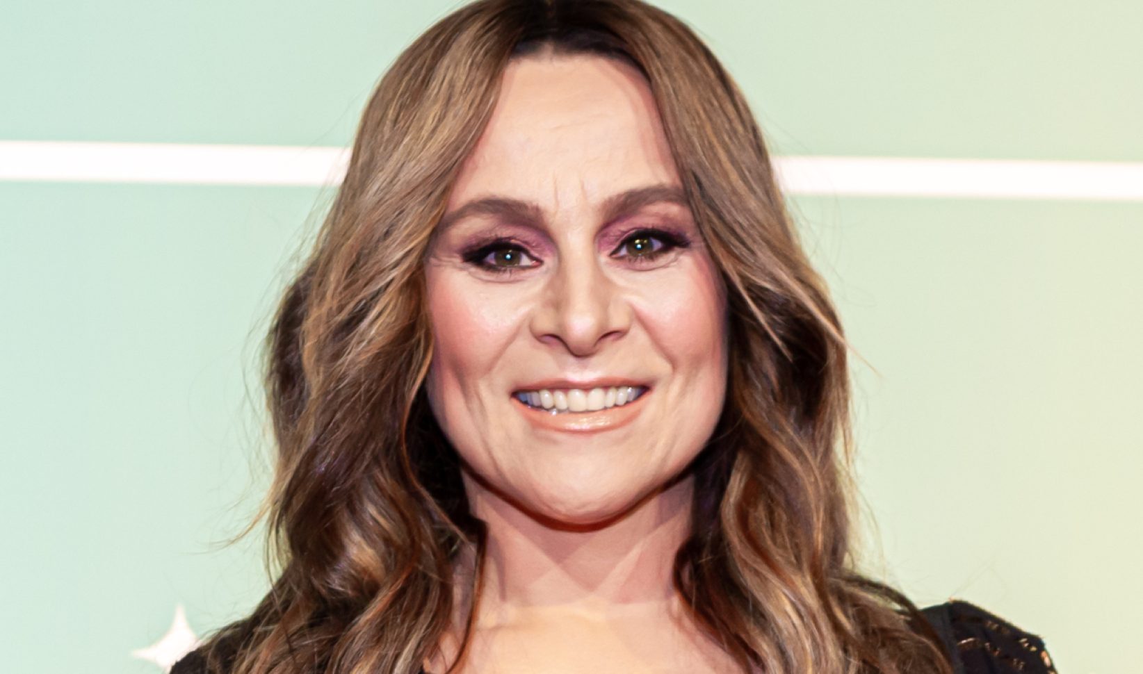 Trijntje weer op het podium na overlijden vader Huub Oosterhuis: 'Zingen is mijn heilige plicht'