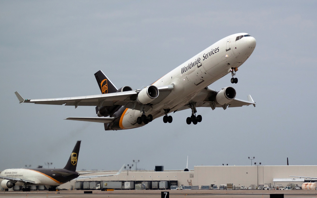 UPS en FedEx houden vliegtuigen aan de grond na crash Louisville - Luchtvaartnieuws