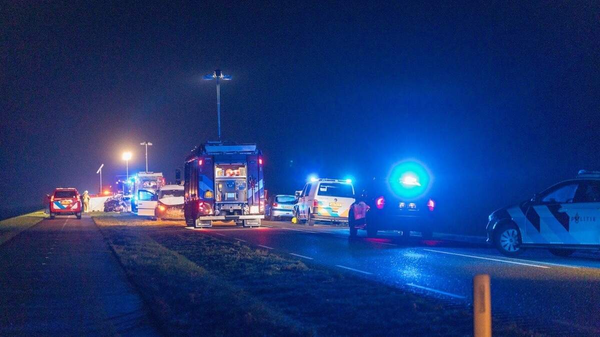 Bij Lelystad heeft een ernstig ongeluk plaatsgevonden.