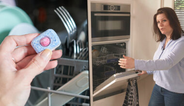 Kassa Buurttest: Welk merk vaatwastabletten maakt de vieze vaat het beste schoon? - Kassa