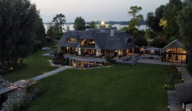 Deze villa in Loosdrecht is het decor van Amsterdam Empire