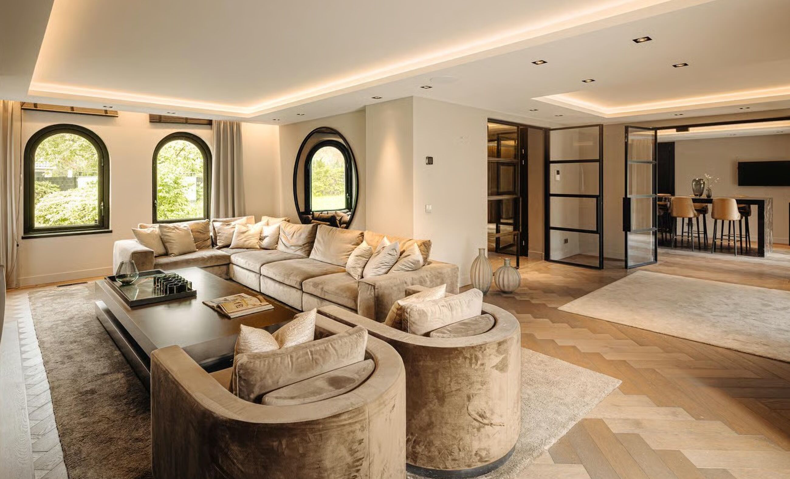 De voormalige villa van Boef is opnieuw te koop verschenen