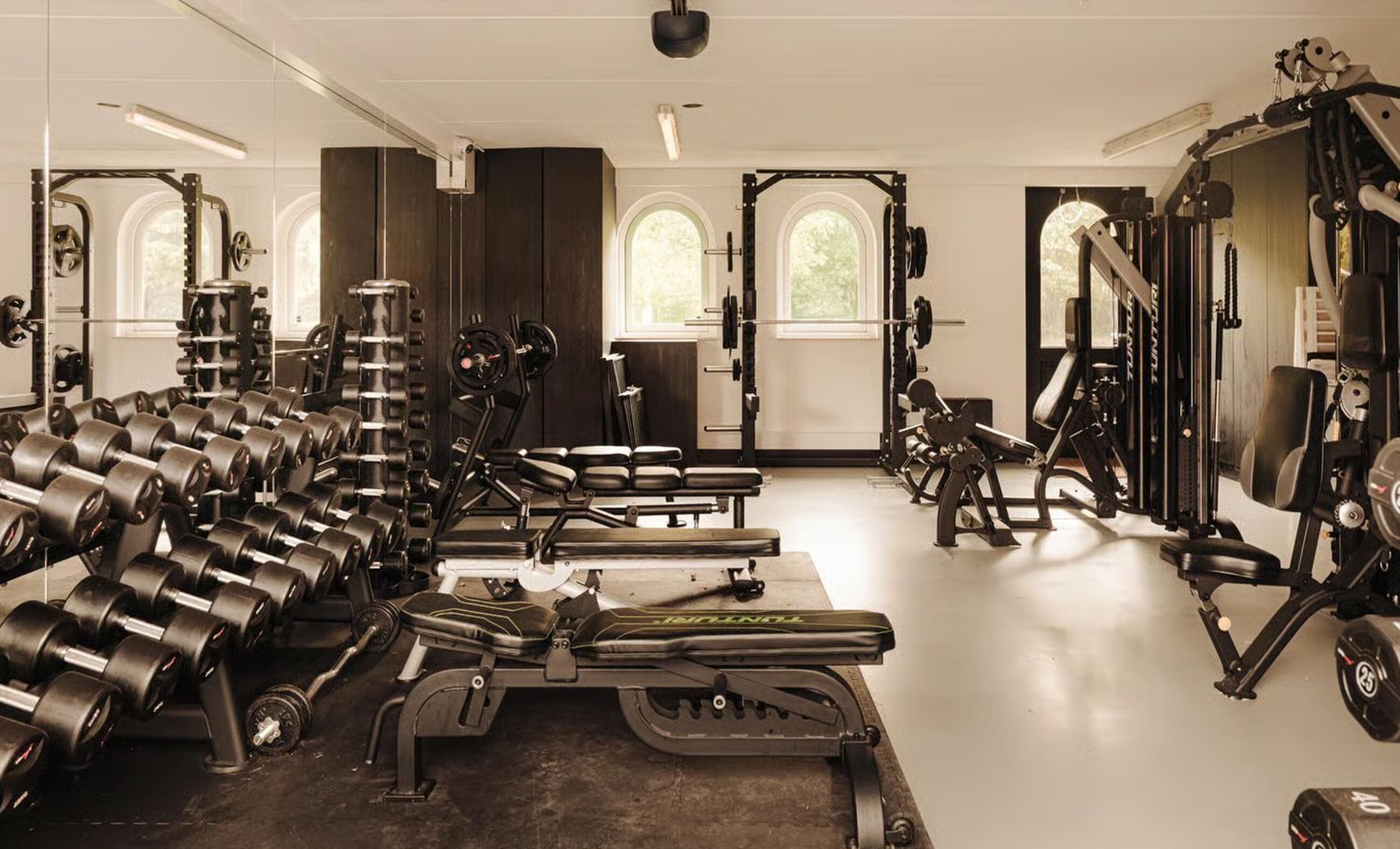 De voormalige villa van Boef is opnieuw te koop verschenen