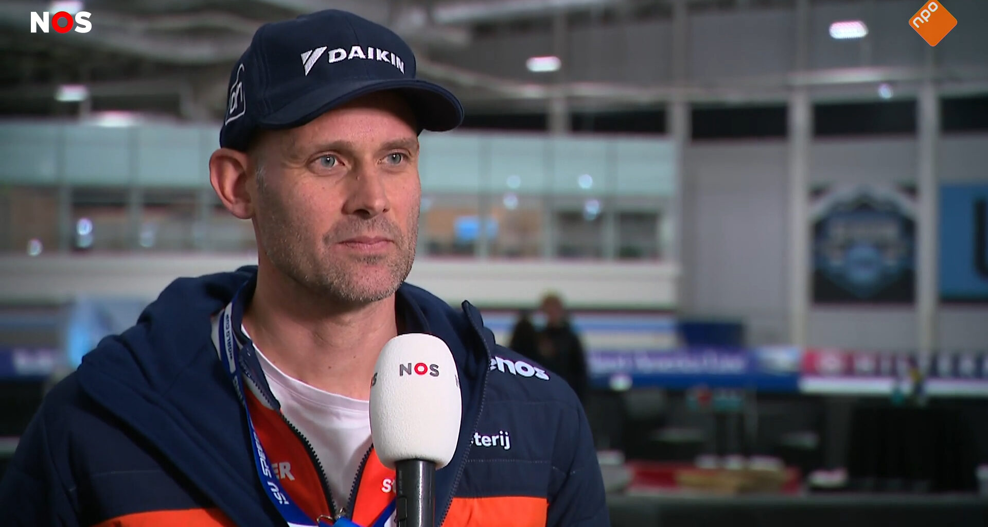 Coach gooit eigen schaatsers onder de bus na teleurstellend World Cup-weekend - Mee Met Oranje