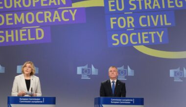 Is nieuw ‘democratieschild’ van de EU meer dan een ‘Europese WhatsApp-buurtpreventiegroep’?