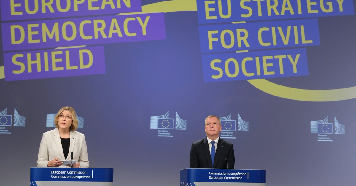 Is nieuw ‘democratieschild’ van de EU meer dan een ‘Europese WhatsApp-buurtpreventiegroep’?