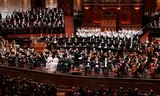 Concertgebouworkest, Groot Omroepkoor, Laurens Symfonisch, Le Chœur de l'Orchestre de Paris, Nationaal Kinderkoor, Nationaal Jongenskoor, Sopraan Hailey Clark, Sopraan Golda Schultz, Sopraan Miriam Kutrowatz, Alt Jennifer Johnston, Alt Okka von der Damerau, Tenor Giorgio Berrugi, Bariton Michael Nagy, Bas Tareq Nazmi en dirigent Klaus Mäkelä waren allemaal nodig om de ‘Achtste symfonie’ van Mahler uit te voeren.