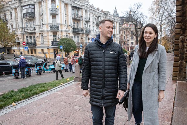 Denys Kazansky en Maryna Vorotyntseva in het centrum van Kyiv.