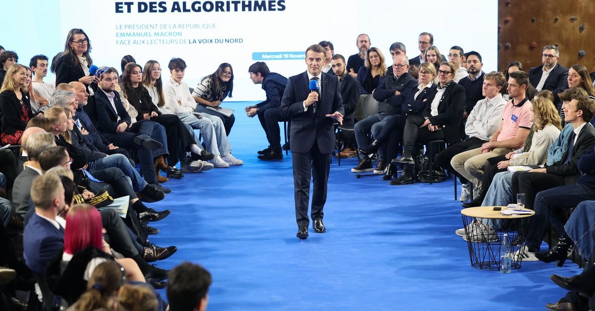 Macron wil media labelen, het conservatieve media-imperium van miljardair Bolloré slaat terug