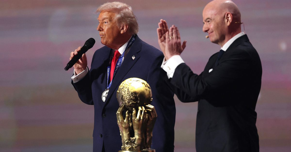 Donald Trump wint controversiële vredesprijs FIFA