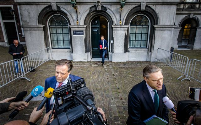 Alexander Pechtold met Sybrand van Haersma Buma in 2017.