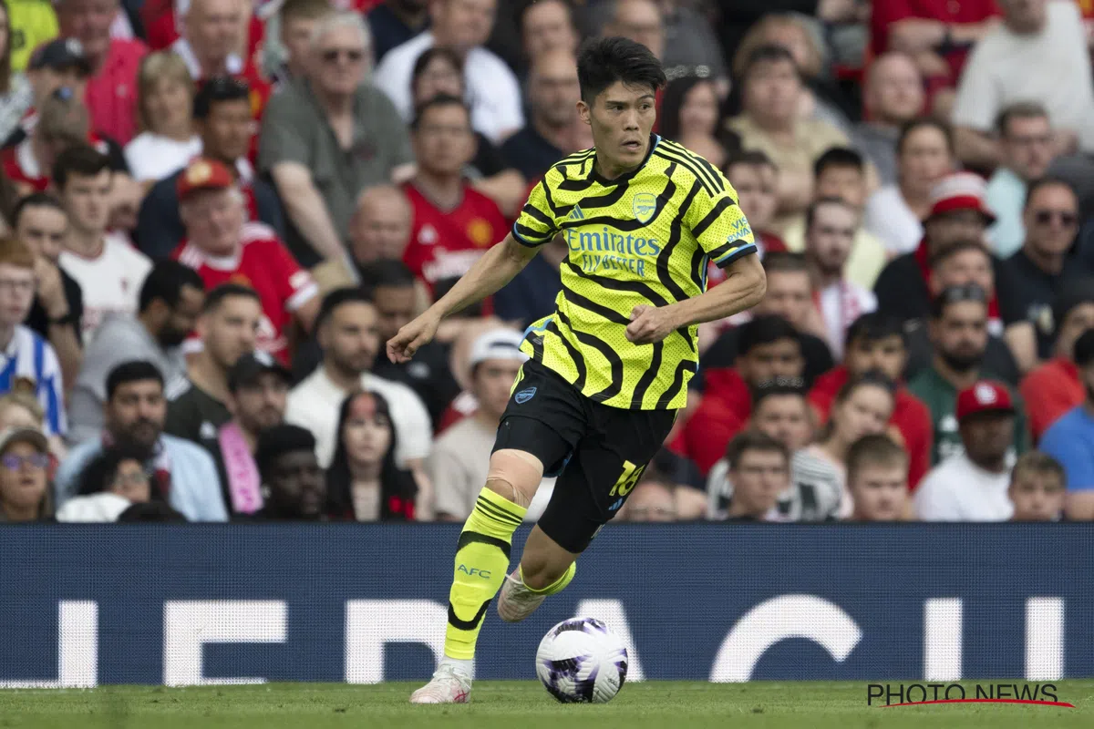 'Ajax ziet in oud Arsenal-verdediger defensieve versterking'