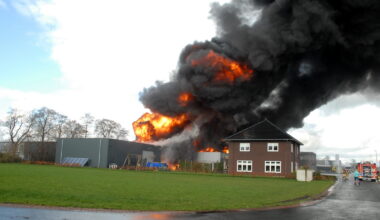 Waterschap draait zelf op voor opruimkosten na brand bij bedrijf in Marum