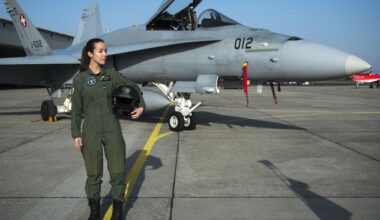 Zwitsers stemmen tegen dienstplicht voor vrouwen en hoge erfbelasting