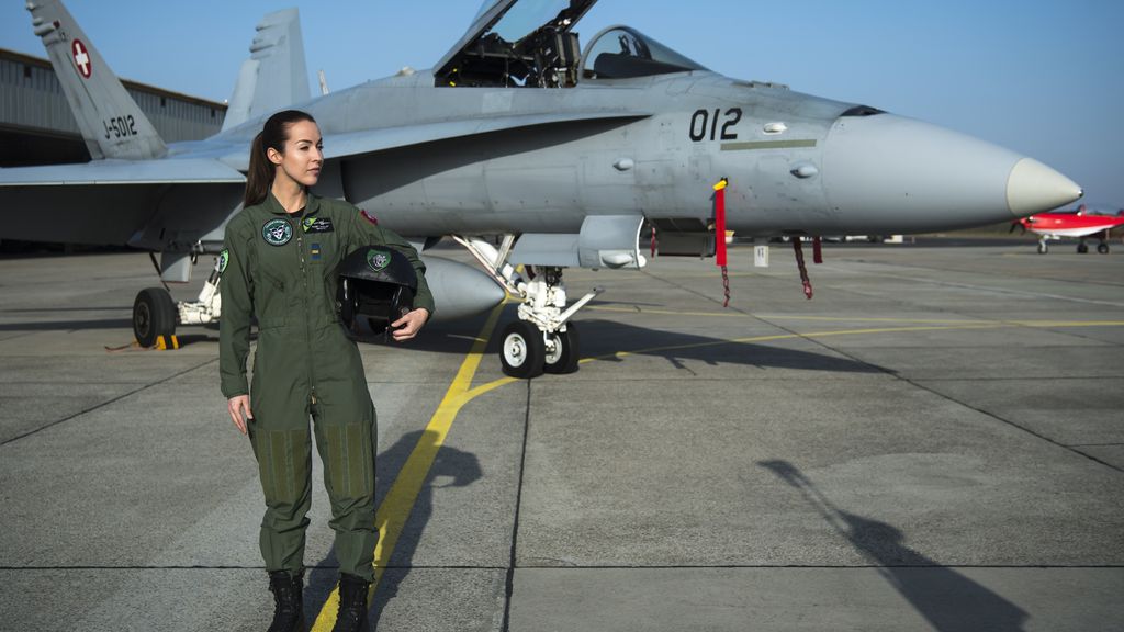 Zwitsers stemmen tegen dienstplicht voor vrouwen en hoge erfbelasting