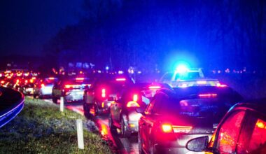 Flinke files op Drentse snelwegen, A28 tussen Beilen en Assen dicht na ongeluk