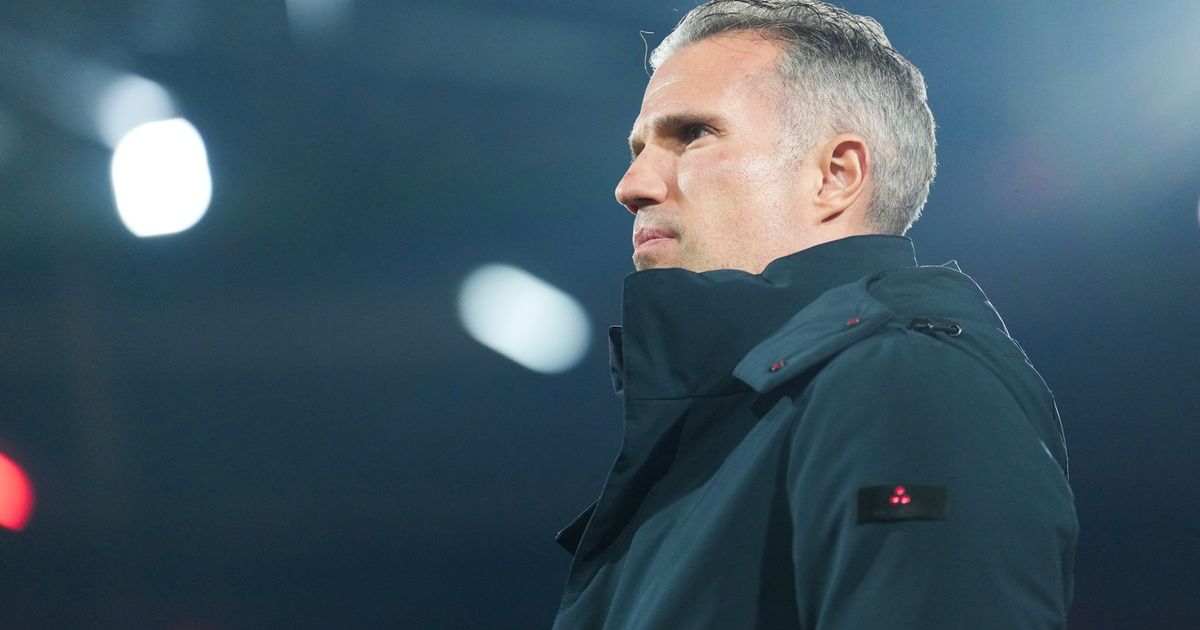 Advies voor Robin van Persie: 'Hulp van ervaren trainer kan hij nu goed gebruiken'