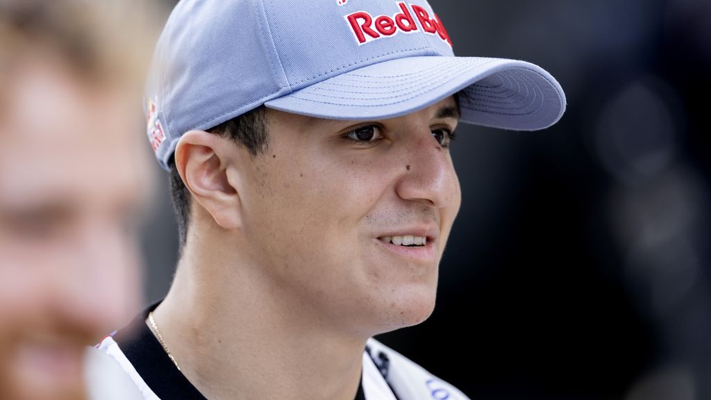 'Hadjar volgt Tsunoda op als teamgenoot Verstappen bij Red Bull Racing'