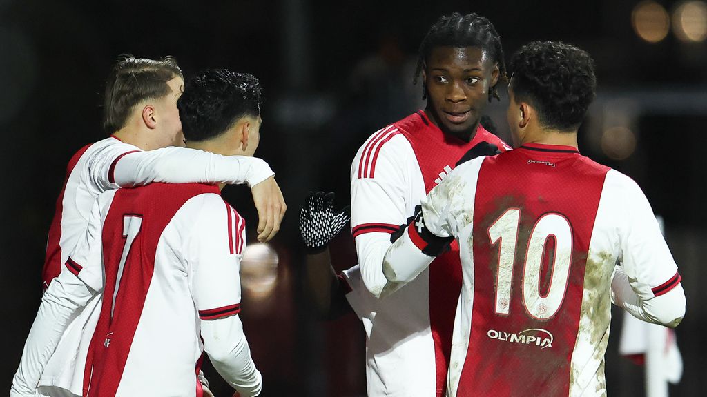 Jong Ajax duwt Vitesse naar laatste plek, Jong PSV derde in eerste divisie na zege op RKC