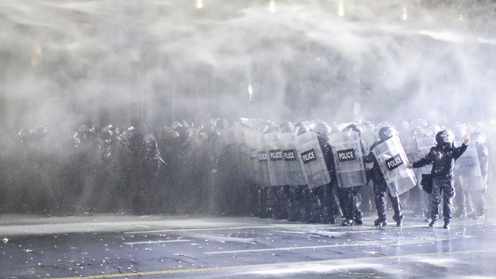 Georgische regering woest op BBC, demonstranten opgeroepen voor verhoor