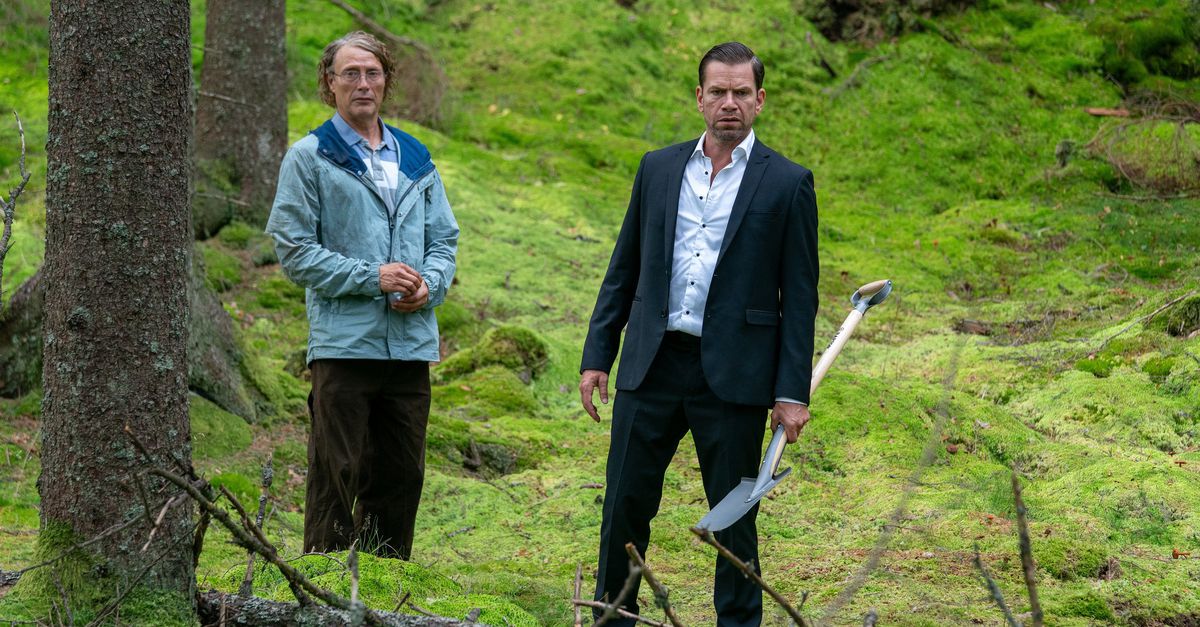 Een interview met Mads Mikkelsen - in zijn absurde nieuwe film 'The Last Viking' speelt hij een man die zich John Lennon waant