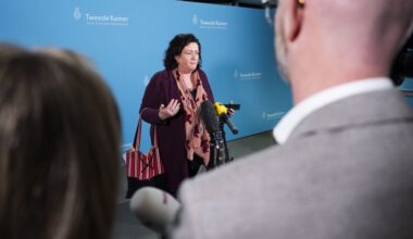 liever een meerderheidskabinet • Morgen grotere partijen langs bij Buma