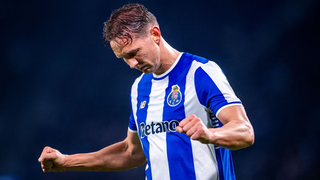 Luuk de Jong scheurt kort na rentree kruisband en is maanden uitgeschakeld