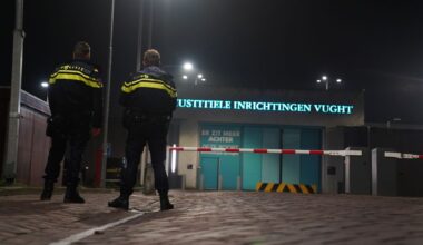 Twee medewerkers paar uur lang gegijzeld in gevangenis Vught