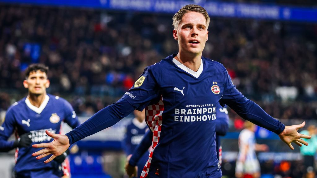 PSV zet zegereeks voort, sterke start bij Heerenveen volstaat voor drie punten
