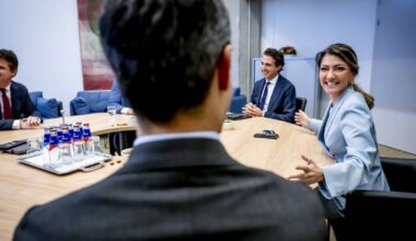 Welingelichte Kringen - Nieuws van overal: minder lezen, meer weten