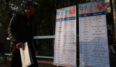 Monddood gemaakt Hongkong naar de stembus, geen plek voor woede over de brand