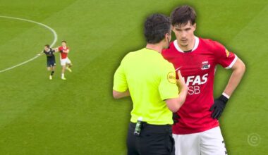 Wouter Goes geeft Milan Smit uit het niets een tik tijdens AZ