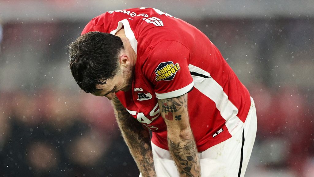 Slordig AZ geeft zege in slotfase uit handen tegen Go Ahead Eagles