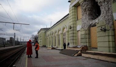 Oekraïne probeert spoor als levensader overeind te houden, ondanks aanvallen