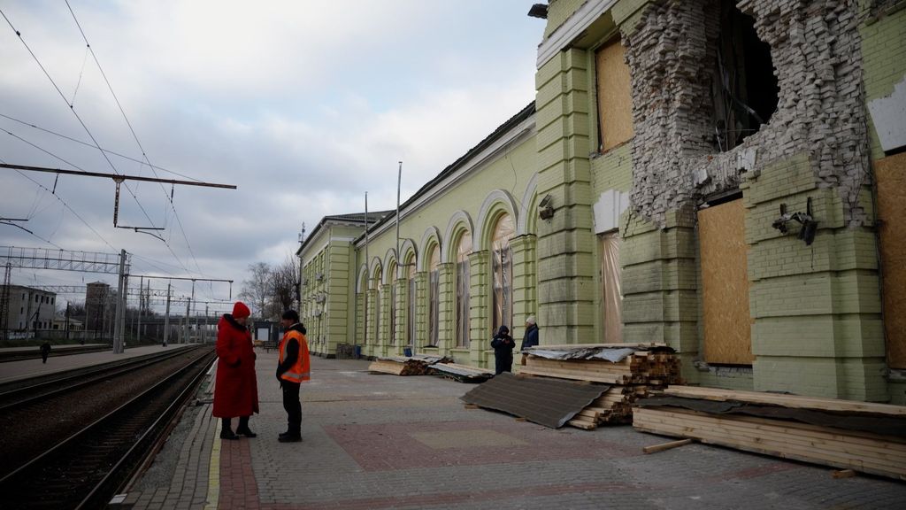 Oekraïne probeert spoor als levensader overeind te houden, ondanks aanvallen