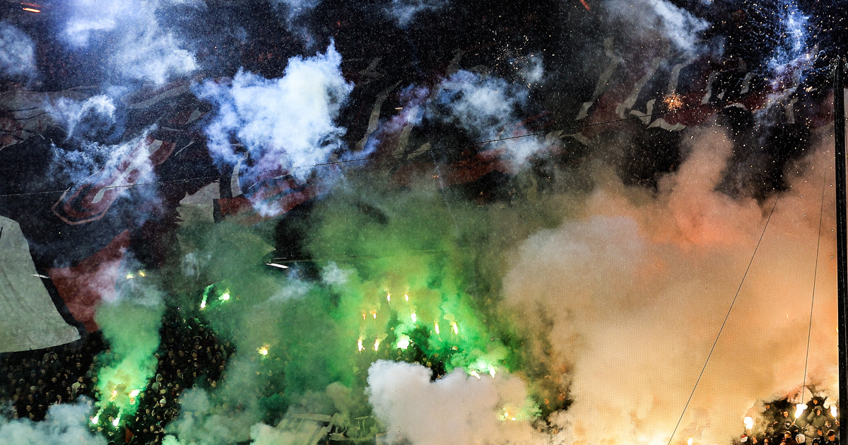 'Boekarest verbiedt vuurwerk bij Feyenoord-corteo'