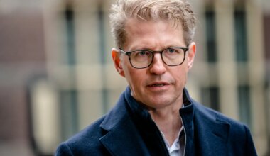 'Explosie' van aantal gokverslaafden na een-tweetje tussen VVD-minister en goklobby - Joop