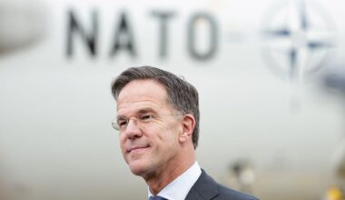 Rutte zoekt eenheid binnen NAVO, waarin verhoudingen tussen VS en EU op scherp staan