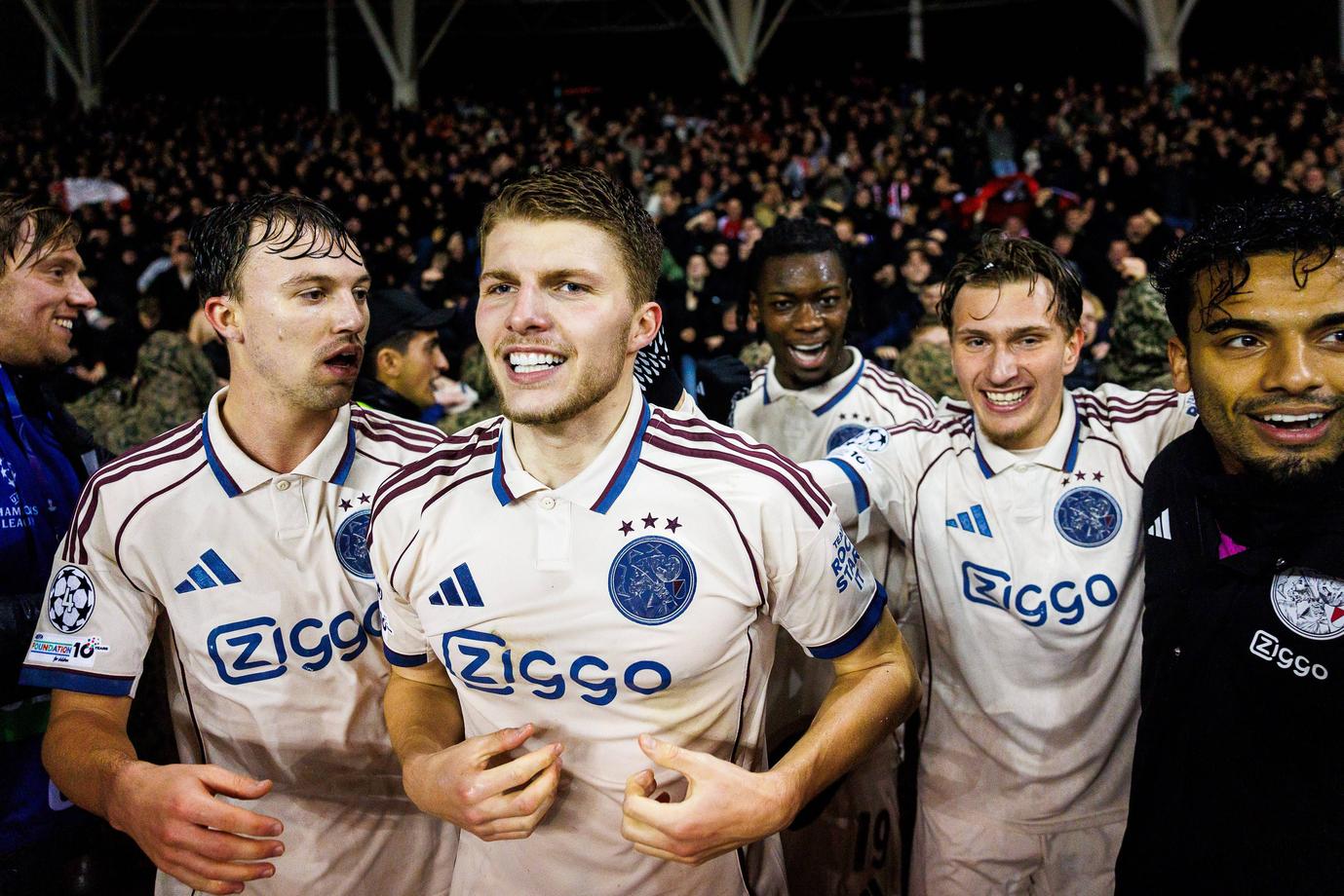 Dít is de kans dat Ajax alsnog doorgaat in de Champions League