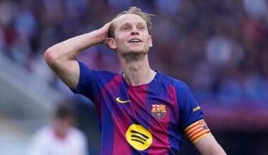 Frenkie de Jong moet vrezen dat hij zijn basisplaats kwijt is