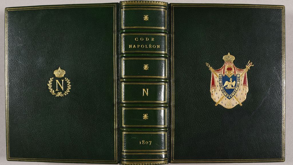 Zeldzaam exemplaar van Frans wetboek Code Napoléon geveild voor 51.000 euro